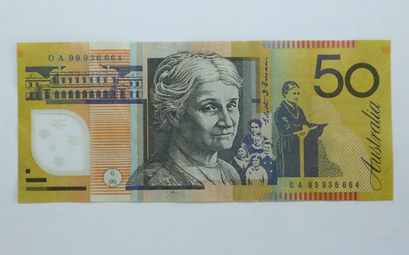 Australian new 50 dollar note - Counterfeit money detection